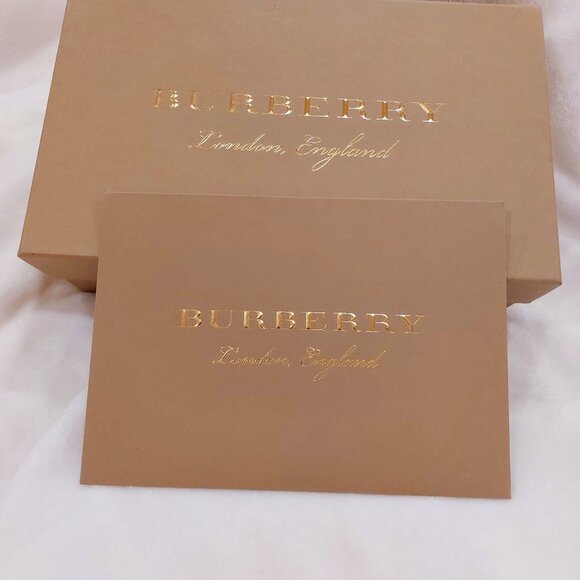 NEW Burberry sneakers size 10/40 - Picture 1 of 5